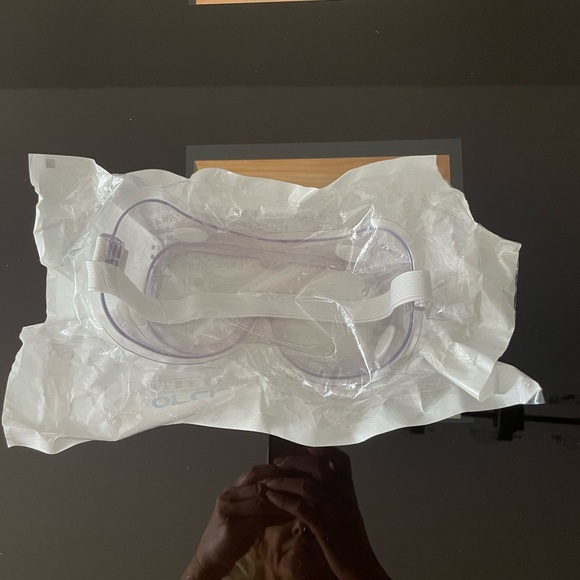 Medical isolation goggles - Picture 4 of 4